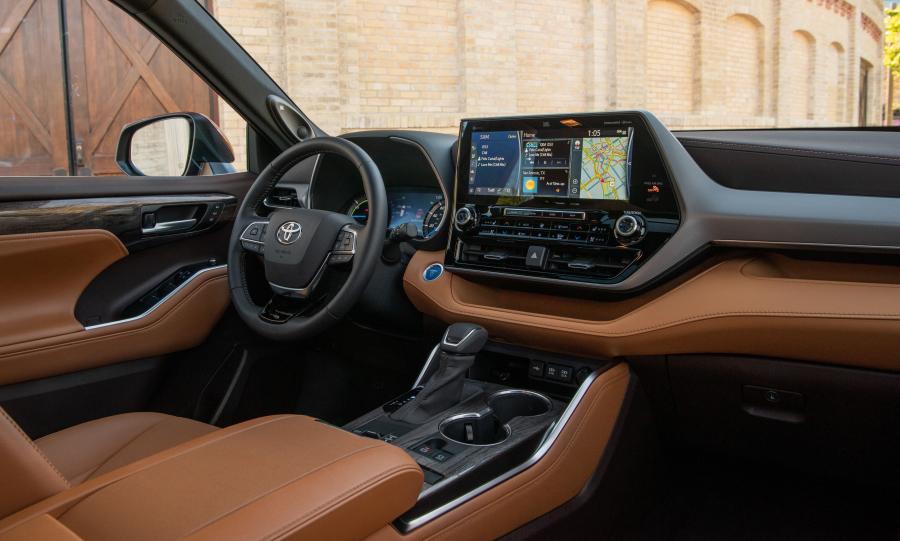 Торпедо Toyota Highlander Hybrid Platinum AWD 2019 года  (фото 20 из 67)